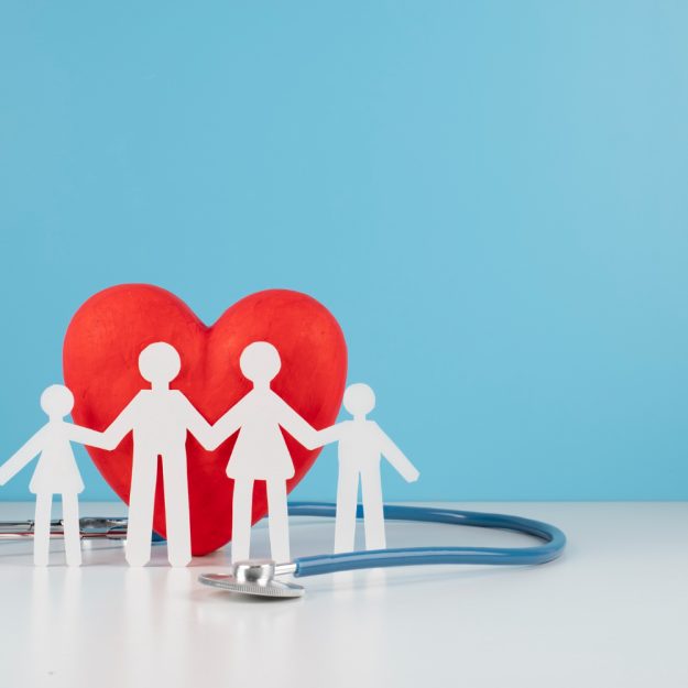 gezin met hart achter hun beelden Zorgverzekering 2026 uit.